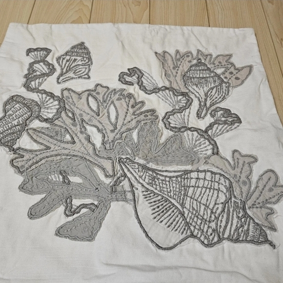 Pottery Barn Sea Life Home Decor Set Of 2 Pillow Covers - Picture 8 of 15